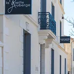 Clos Castel Hotel