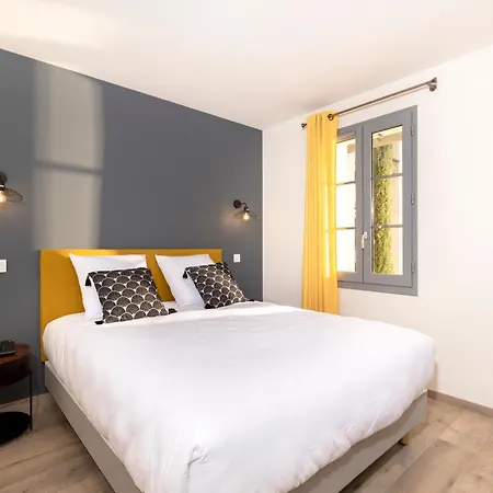 Clos Castel 4* 卡斯特尔雅卢