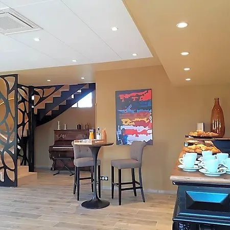 Clos Castel Hotel