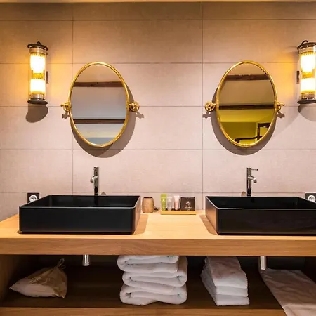 Clos Castel Hotell 4*