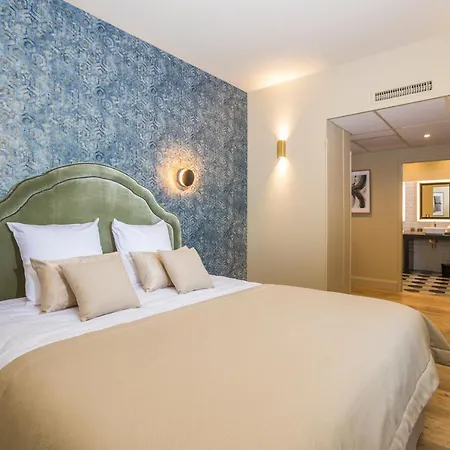 Clos Castel Hotell 4*