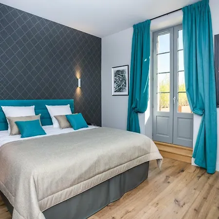 Clos Castel Hotel