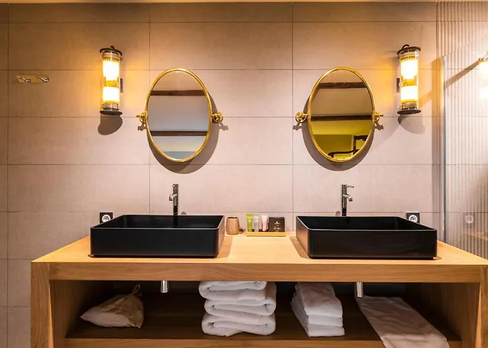 Clos Castel Hotel 4*