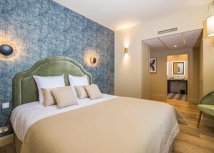 Clos Castel Hotel 4*